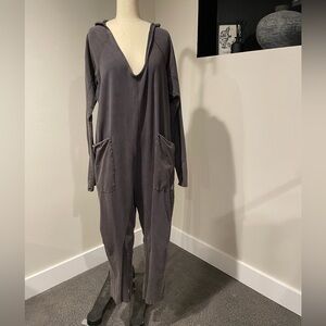 SOLD! FREE PEOPLE HOTSHOT LONG-SLEEVE ONESIE-BLACK